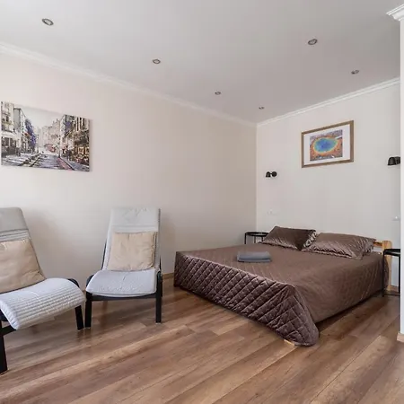 Top-floor With Courtyard View In Unesco Area, Murnieku Street Апартаменти Рига