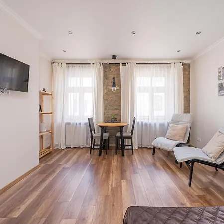 Top-floor With Courtyard View In Unesco Area, Murnieku Street