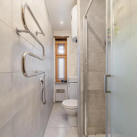 Top-floor With Courtyard View In Unesco Area, Murnieku Street *