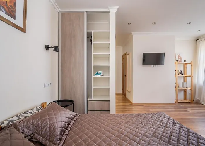 Top-floor With Courtyard View In Unesco Area, Murnieku Street 리가