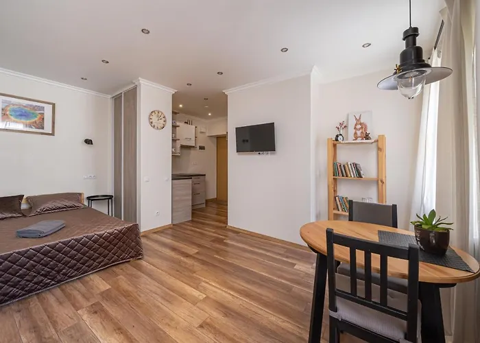 Top-floor With Courtyard View In Unesco Area, Murnieku Street 아파트 리가