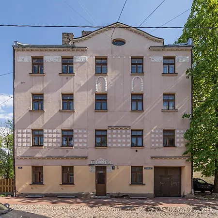 Top-floor With Courtyard View In Unesco Area, Murnieku Street * Riga