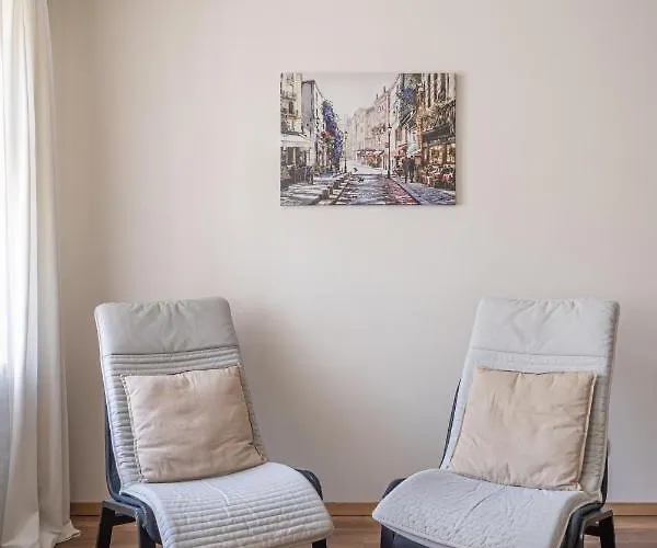 Top-floor With Courtyard View In Unesco Area, Murnieku Street ريغا