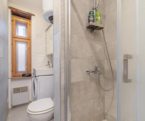 Top-floor With Courtyard View In Unesco Area, Murnieku Street ريغا